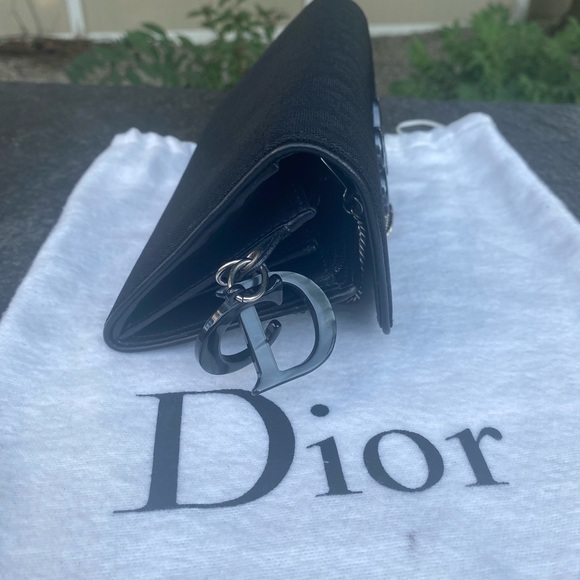 💯% Authentic Christian Dior wallet on Chain - Picture 6 of 16